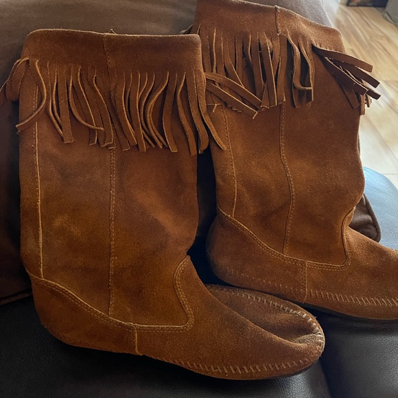 Minnetonka brown fringe suede mid calf boots vintage 90’s size 8.5 used - Picture 2 of 9